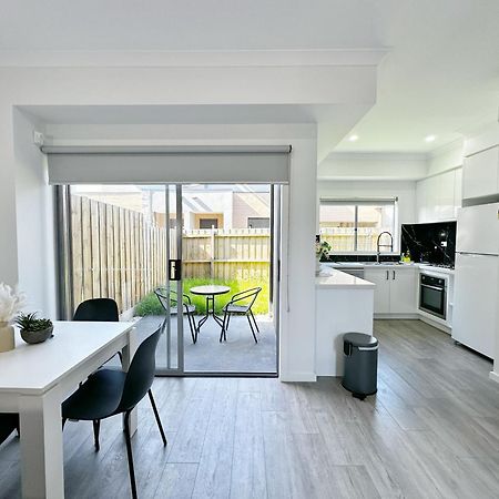 Quiet Cozy Townhouse 6 Mins To Airport And Shoping Mail Villa Melbourne Exterior photo