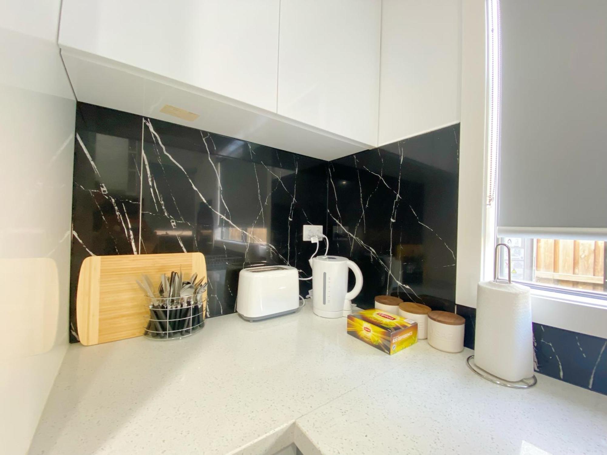 Quiet Cozy Townhouse 6 Mins To Airport And Shoping Mail Villa Melbourne Exterior photo